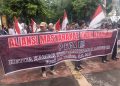 Ribuan Massa Serbu PTUN Jakarta dan MA, Simak Tuntutannya!