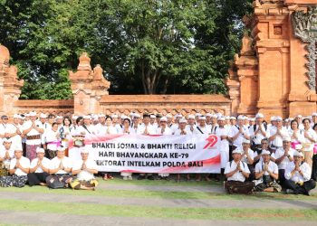 HUT Bhayangkara ke-79, Ditintelkam Polda Bali Gelar Baksos di Pura Jagatnatha Denpasar