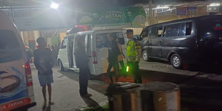 Jaga Keamanan Wilayah, Patroli Malam hingga Subuh dari Polsek Selemadeg
