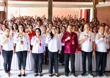 Sosialisasi 6 SPM Posyandu untuk Masyarakat Tabanan oleh Ny. Rai Wahyuni Sanjaya
