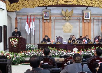 Bupati Sanjaya Sampaikan Pengantar Empat Ranperda di Rapat Paripurna DPRD Tabanan
