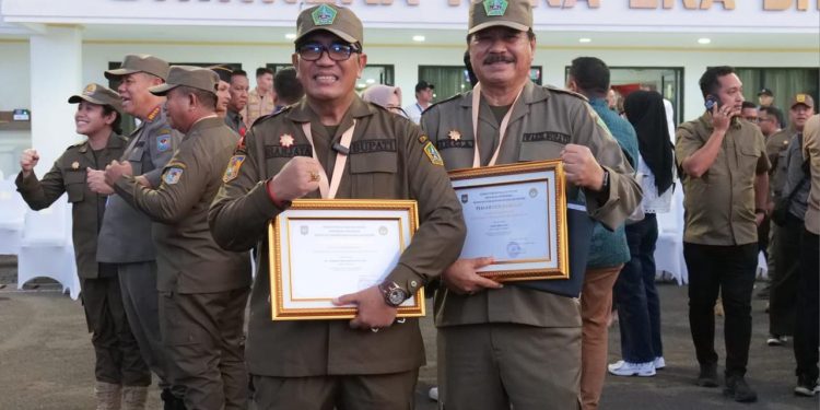 Bupati dan Wakil Bupati Tabanan Raih Penghargaan Purna Praja Kehormatan di Penutupan Retreat Kepala Daerah