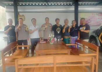 Kapolsek Selemadeg Timur Terima Tim Penggalian Dana Desa Pakraman Dukung Event Gunung Salak Trail Adventure