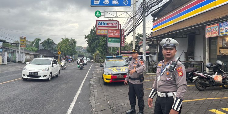 Polsek Kerambitan Amankan Kunjungan Wapres di Pantai Pasut dengan Kekuatan Penuh
