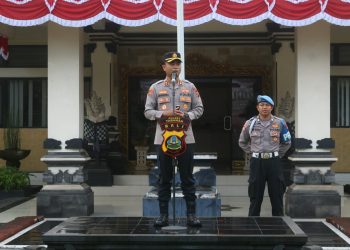 Suasana Haru di Apel Jam Pimpinan Polres Tabanan dengan Pesan Perpisahan Penuh Makna
