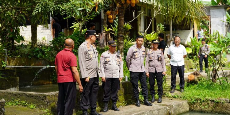 Dukung Ketahanan Pangan, Kapolres Tabanan Tinjau Kolam Budi Daya Ikan di Kerambitan