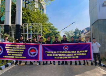 Mahasiswa Demo di Depan Kantor Kejati Sumsel Desak Penegakan Hukum Kasus Pembongkaran Pasar Cinde