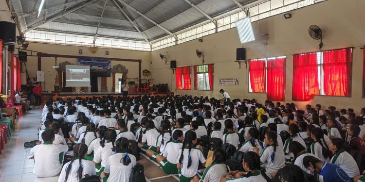 Edukasi 481 Siswa SMPN 1 Tabanan Waspadai Narkoba Sejak Dini
