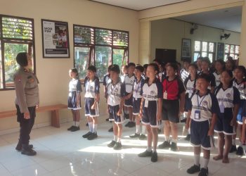 Polsek Seltim Latih Pelajar SMPN 3 tentang Disiplin dan Pencegahan Kenakalan Remaja