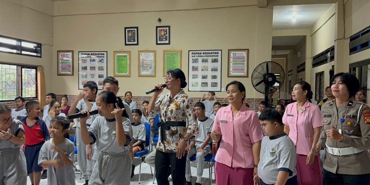 Polwan Tabanan Sosialisasikan Bahaya Kekerasan Seksual di SLB C Kerambitan Ajak Siswa Berani Bersuara