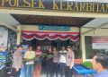 Dukung Ketahanan Pangan, Penyaluran Bibit Cabai untuk Petani oleh Kapolsek Kerambitan