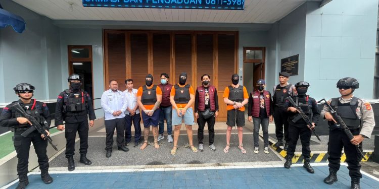Usai Rekonstruksi Kasus Penembakan, Polres Titipkan 3 Tersangka WNA ke Lapas Kerobokan