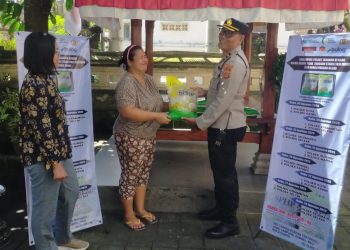 Cegah Kelangkaan dan Stabilkan Harga, Kapolsek Kediri Adakan Bazaar Beras Murah